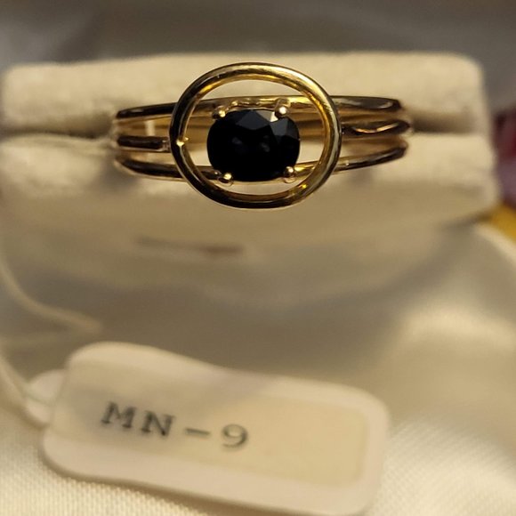 9K Gold Ring with gemstone - Picture 15 of 15